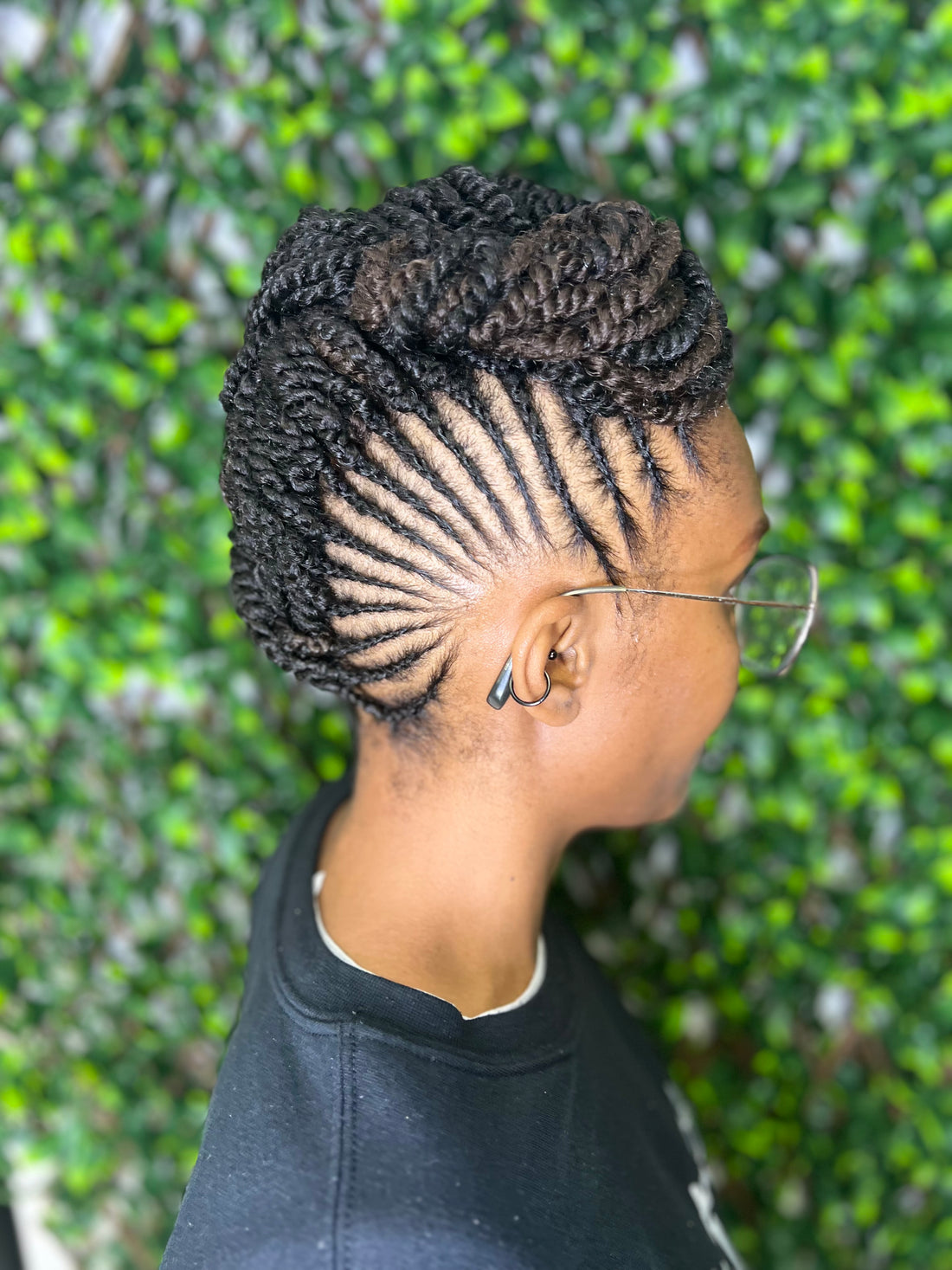 ✨ Élégance intemporelle ✨ Coiffure Moitié Natte – Moitié Vanille avec Extensions